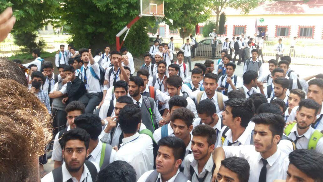 MPML Hr Sec students protest against Education Dept